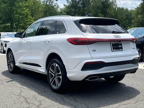 Certified 2025 Audi Q5 Premium w/ Convenience Package AWD/4WD image 3