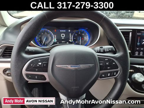 Used 2019 Chrysler Pacifica Touring Plus w/ Advanced Safetytec Group FWD image 18