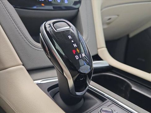 Used 2020 Cadillac XT6 Premium Luxury FWD image 12