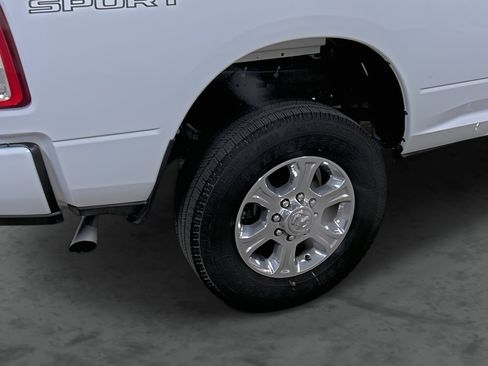 Used 2024 RAM 2500 Big Horn w/ Sport Appearance Package image 12