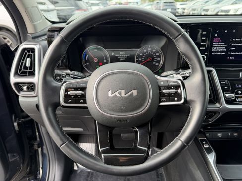 Certified 2023 Kia Sorento EX AWD/4WD image 18