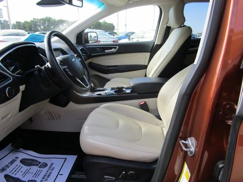 Used 2017 Ford Edge Titanium w/ Equipment Group 302A AWD/4WD image 11