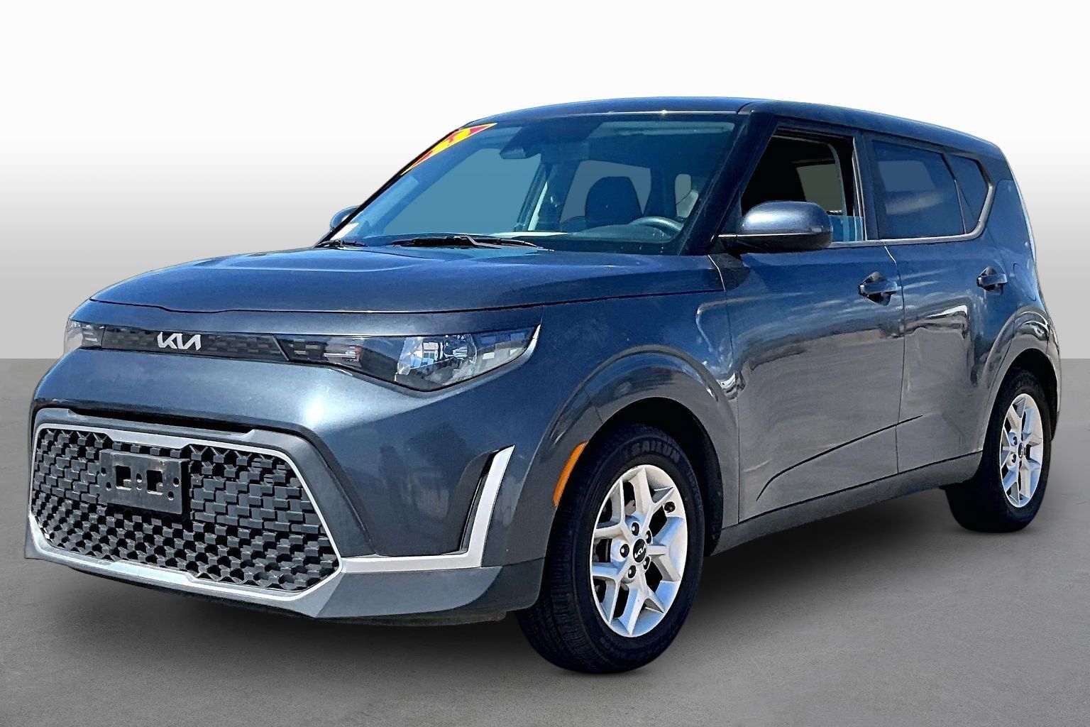 Used 2023 Kia Soul LX w/ Option Group 015 FWD image 1