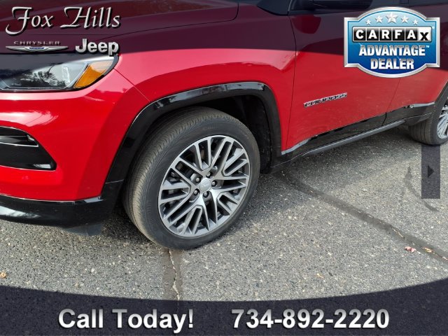 Used 2024 Jeep Compass Limited w/ Elite Group AWD/4WD image 5