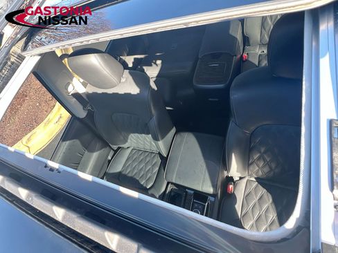 Used 2024 Nissan Armada Platinum w/ Captain's Chairs Package image 27