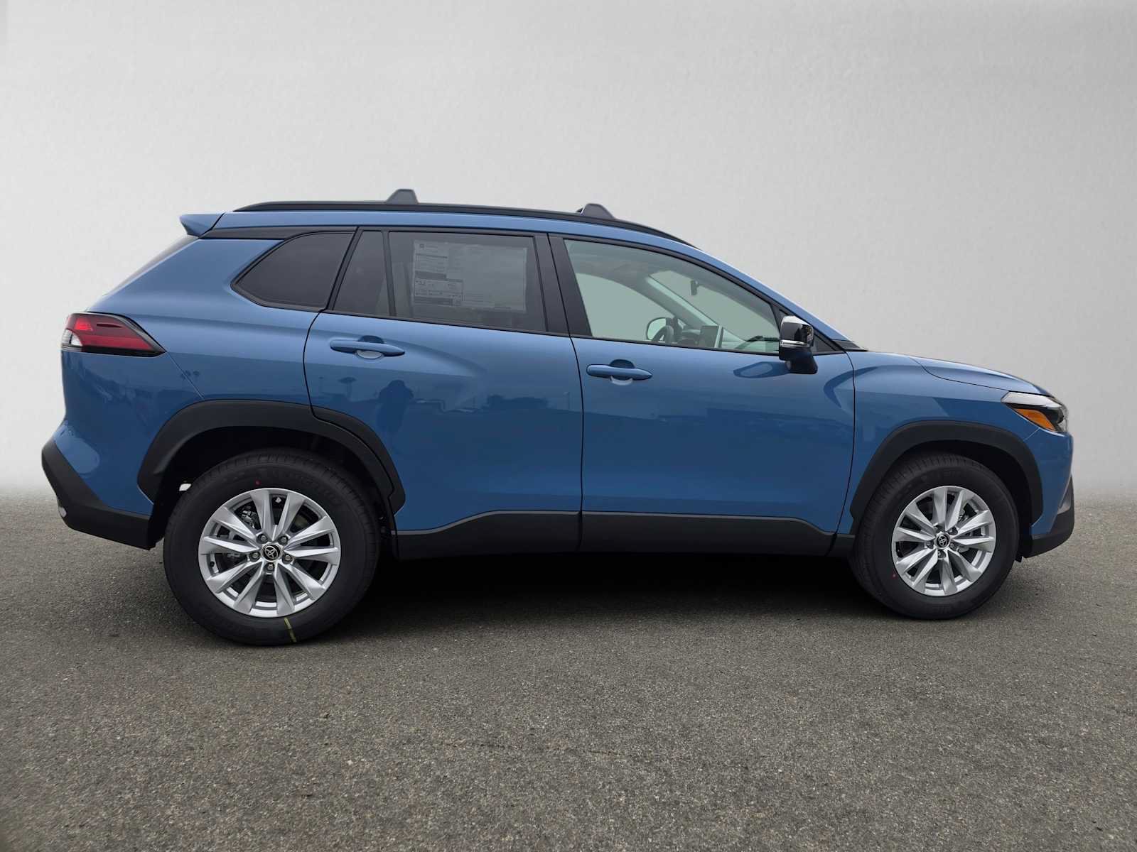 New 2026 Toyota Corolla Cross LE FWD image 2