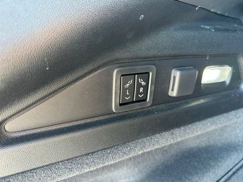 Used 2024 Cadillac Lyriq Luxury AWD/4WD image 12