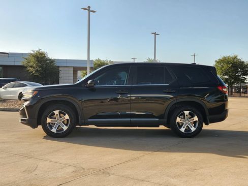 Used 2025 Honda Pilot EX-L image 4