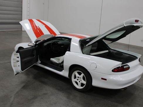 Used 1997 Chevrolet Camaro SS w/ SS Alteration Pkg RWD image 30