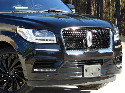 Used 2020 Lincoln Navigator Reserve w/ Equipment Group 208A Reserve image 10