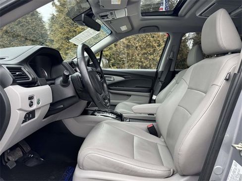 Used 2020 Honda Pilot Touring image 14