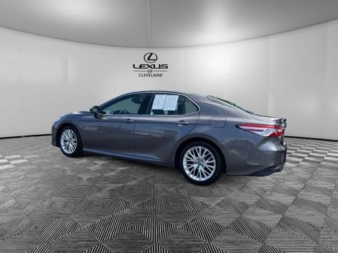 Used 2018 Toyota Camry XLE FWD image 5