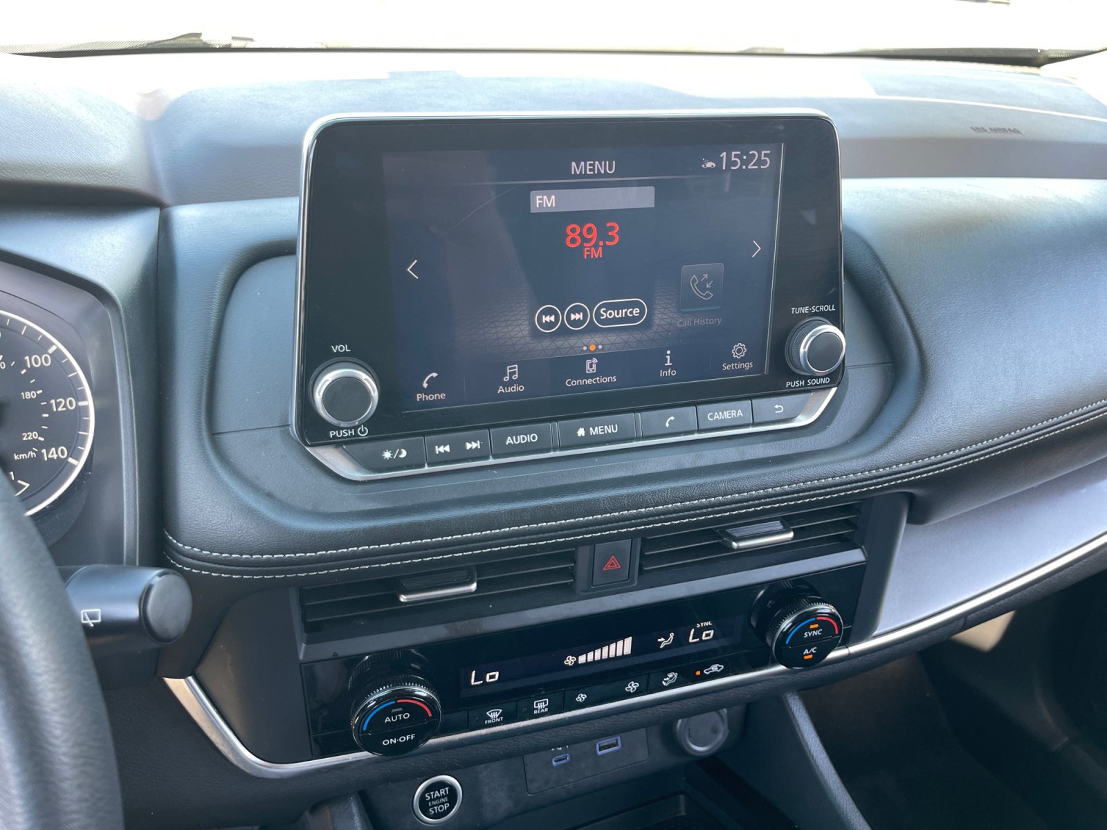 Used 2023 Nissan Rogue SV FWD image 12