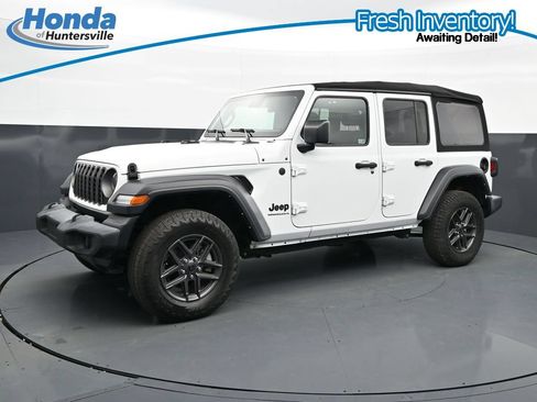 Used 2024 Jeep Wrangler Unlimited Sport AWD/4WD image 6