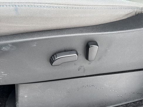 Used 2022 Nissan Frontier SV w/ Technology Package image 31