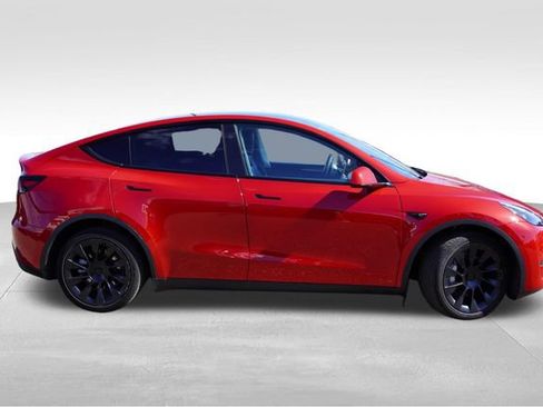 Used 2023 Tesla Model Y Long Range AWD/4WD image 3