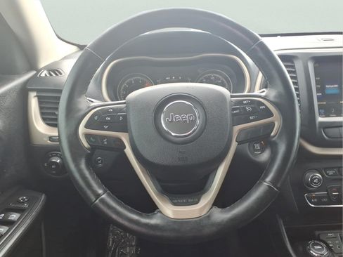 Used 2016 Jeep Cherokee Latitude w/ Comfort/Convenience Group AWD/4WD image 16