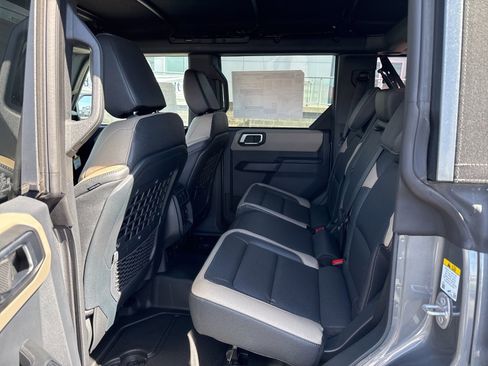 New 2025 Ford Bronco Big Bend w/ Black Diamond Package AWD/4WD image 34