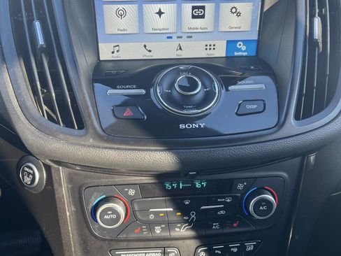 Used 2018 Ford Escape Titanium w/ Ford Safe & Smart Package image 20