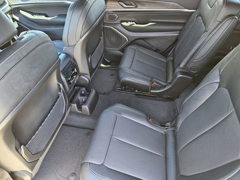 New 2026 Jeep Grand Cherokee L Limited image 25