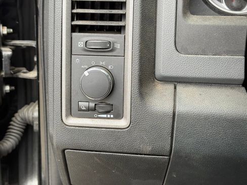 Used 2015 RAM 1500 ST w/ SXT Appearance Group image 18