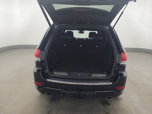Used 2019 Jeep Grand Cherokee Overland AWD/4WD image 29