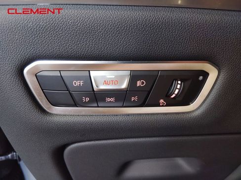 Used 2023 BMW X7 xDrive40i w/ Premium Package image 15