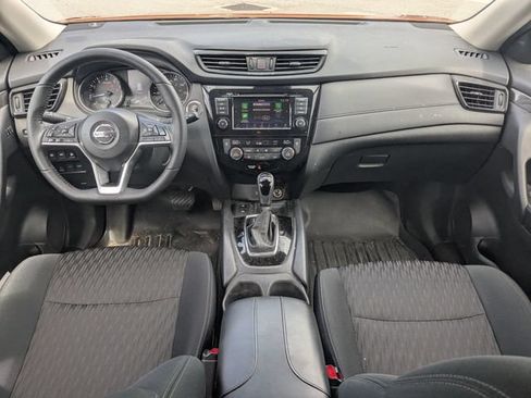 Used 2019 Nissan Rogue SV w/ Premium Package AWD/4WD image 9