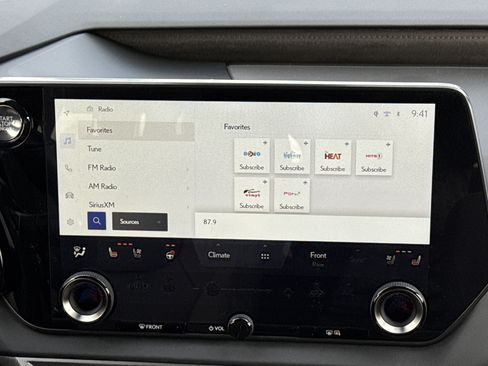 Used 2023 Lexus RX 350 w/ Luxury Package image 23