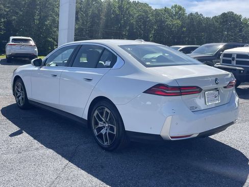 Used 2026 BMW 530i RWD image 4