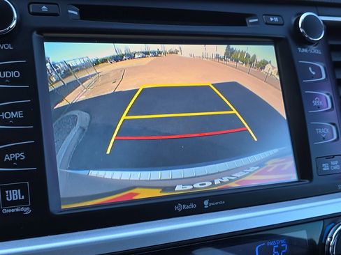 Used 2015 Toyota Highlander Limited w/ Driver Technology Package image 21