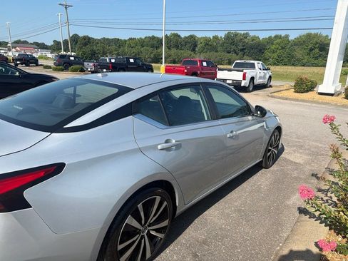 Used 2020 Nissan Altima 2.5 SR FWD image 7