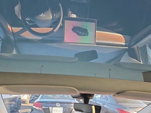 Used 2024 Tesla Model Y Long Range AWD/4WD image 9