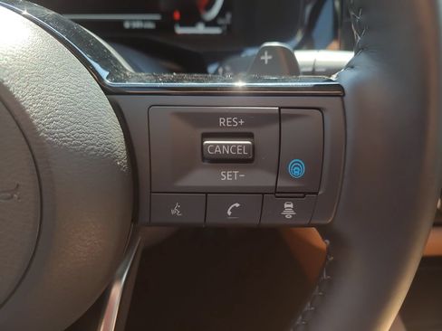 Certified 2025 Nissan Pathfinder Platinum w/ Cargo Package FWD image 32