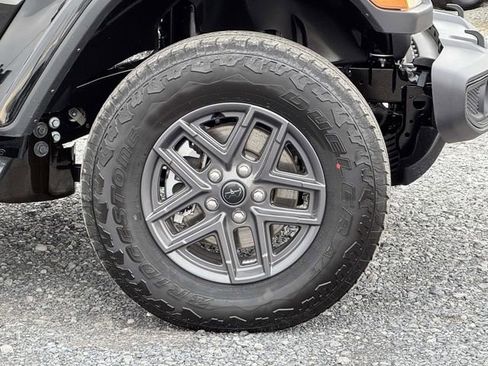 New 2026 Jeep Gladiator Sport image 28