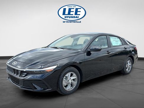 New 2026 Hyundai Elantra SE FWD image 7