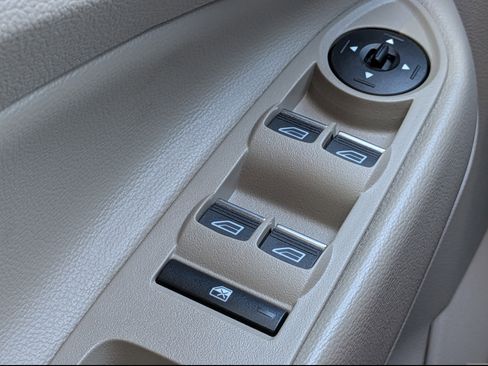 Used 2017 Ford Escape Titanium image 20