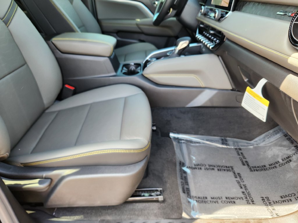 New 2026 Chevrolet Colorado ZR2 w/ Technology Package AWD/4WD image 16