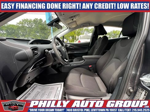 Used 2021 Toyota Prius LE FWD image 9
