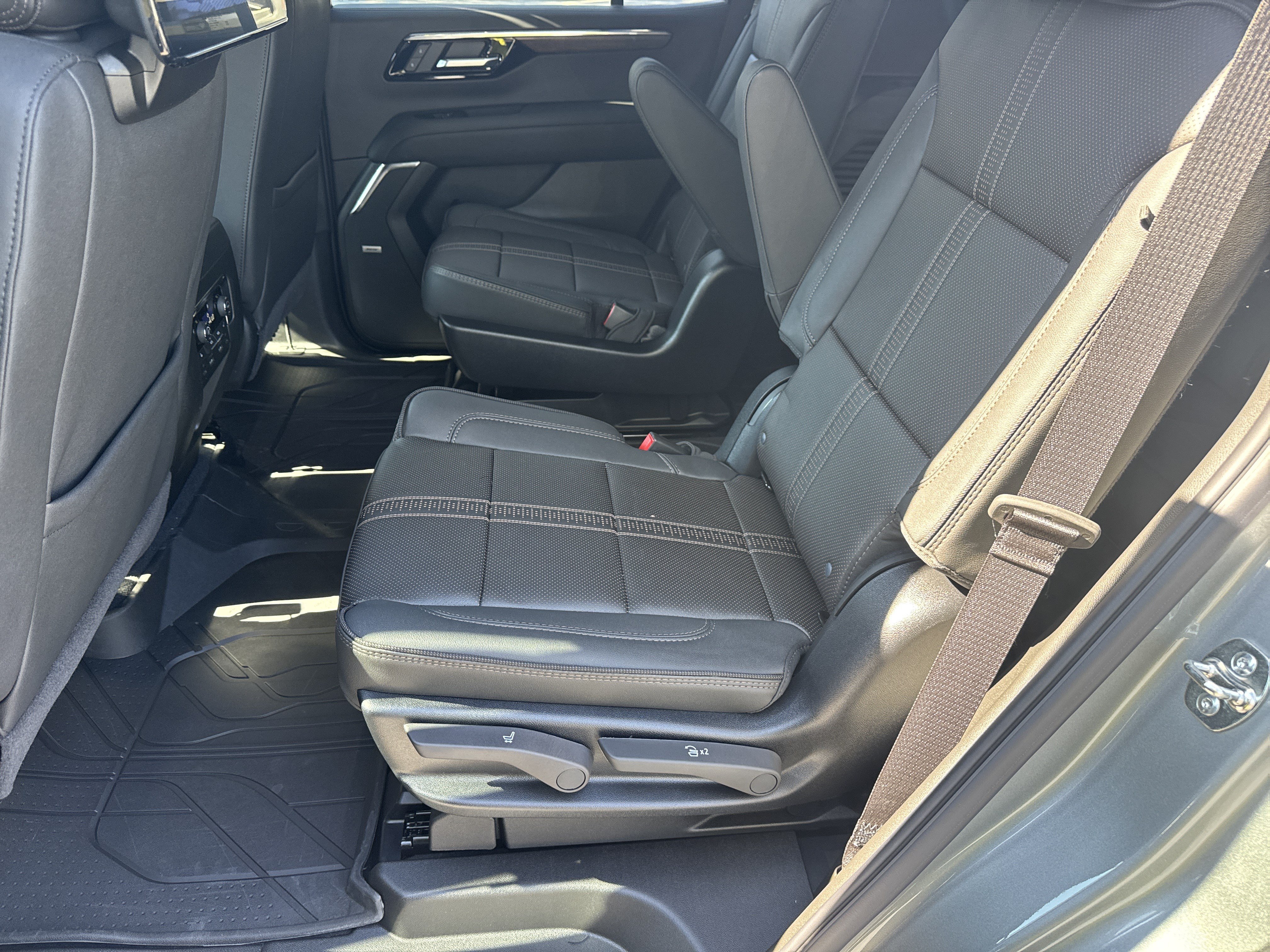 New 2027 Chevrolet Tahoe High Country AWD/4WD image 23