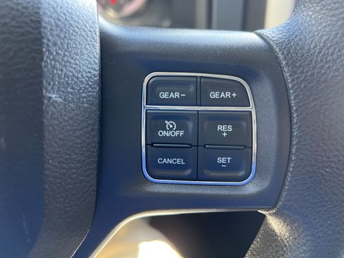 Used 2018 RAM 1500 Classic SLT image 19