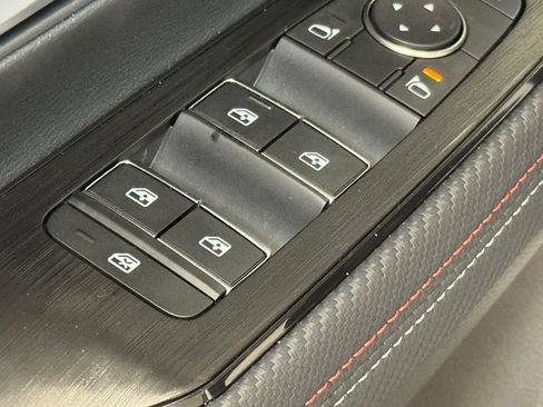 Used 2025 Nissan Kicks SR w/ Illumination Package AWD/4WD image 11
