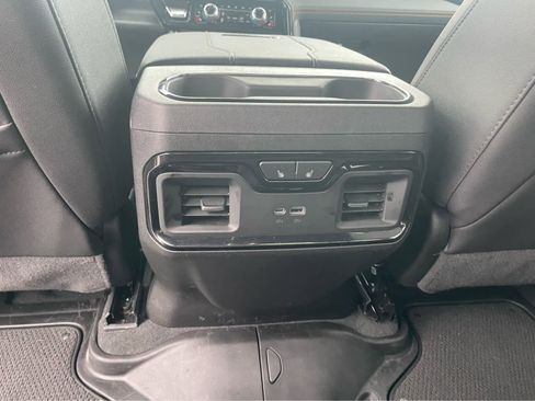 Used 2025 GMC Sierra 2500 AT4 image 33