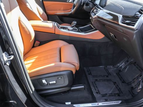 Used 2022 BMW X5 xDrive40i w/ M Sport Package image 40