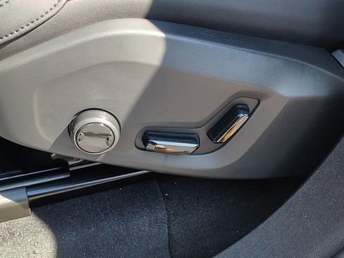 New 2026 Volvo XC90 B6 Plus w/ Protection Package Premier image 11