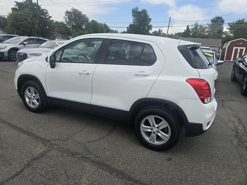 Used 2019 Chevrolet Trax LS w/ Tint and Cruise Package AWD/4WD image 8
