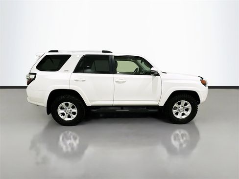 Used 2022 Toyota 4Runner SR5 Premium image 8