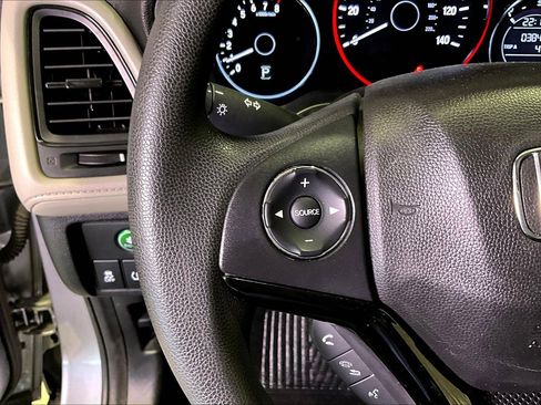 Used 2022 Honda HR-V LX image 11