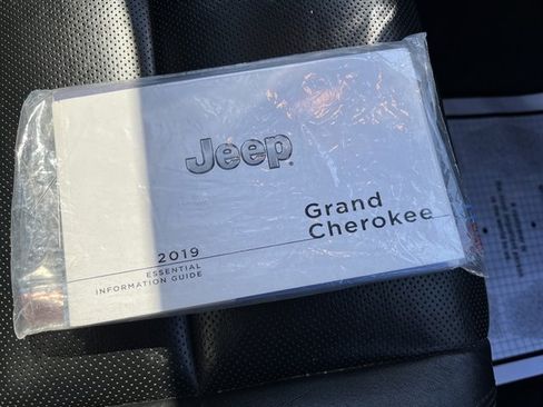 Used 2019 Jeep Grand Cherokee Limited w/ Luxury Group II AWD/4WD image 39