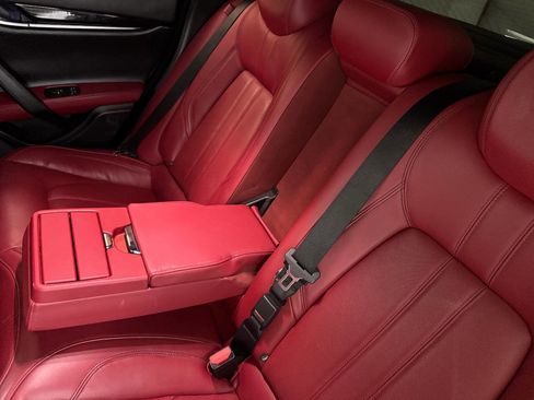 Used 2018 Maserati Ghibli S GranSport image 36